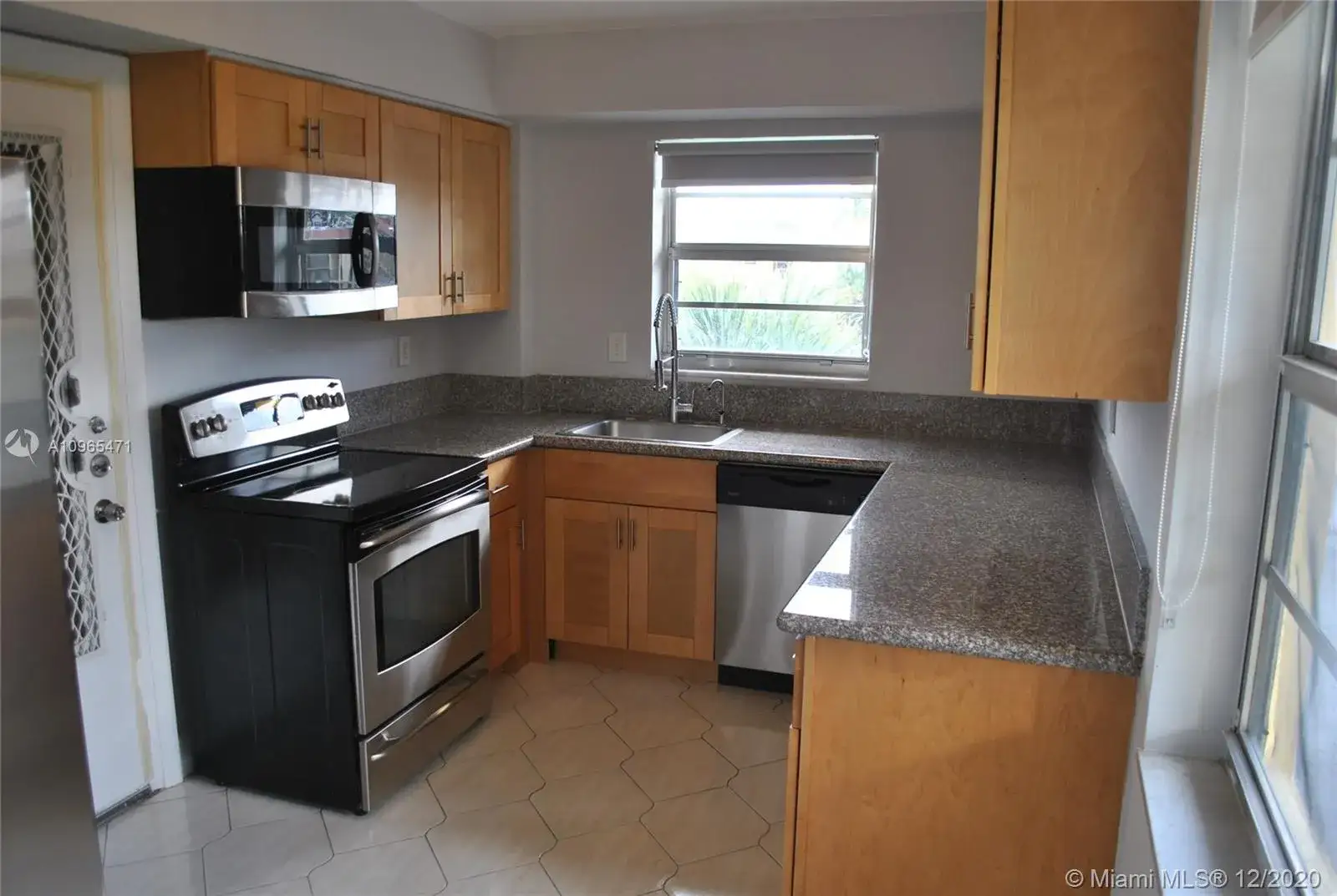 2 bedroom 2 bath Residential for sale at 1540 NE 191st St # 345, Miami FL 33179