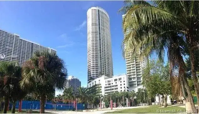 1 bedroom 1 bath Residential for sale at 1750 N Bayshore Dr # 4305, Miami FL 33132