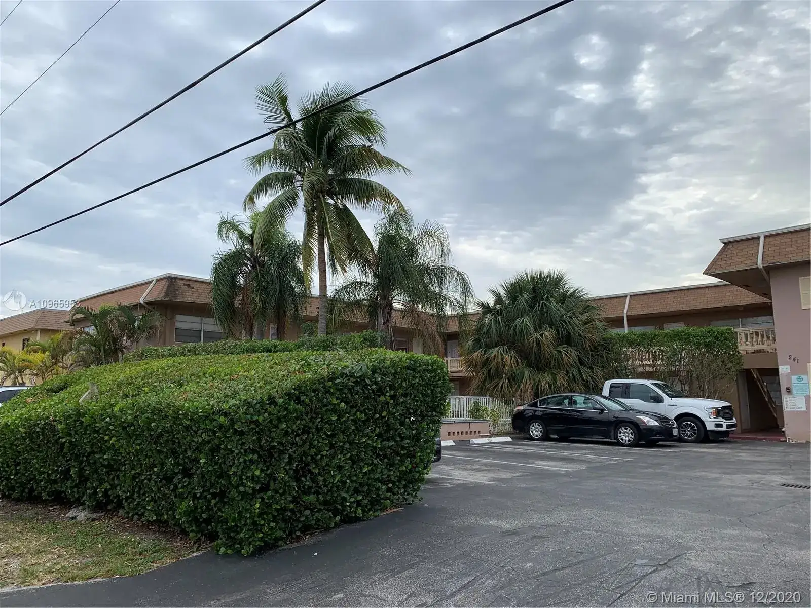 2 bedroom 2 bath Residential Lease for rent at 241 SE 9th Ave # 109, Pompano Beach FL 33060