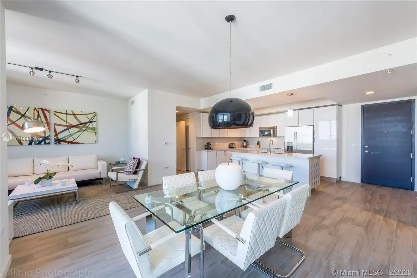 2 bedroom 2 bath Residential Lease for rent at 999 SW 1st Ave # 2006, Miami FL 33130