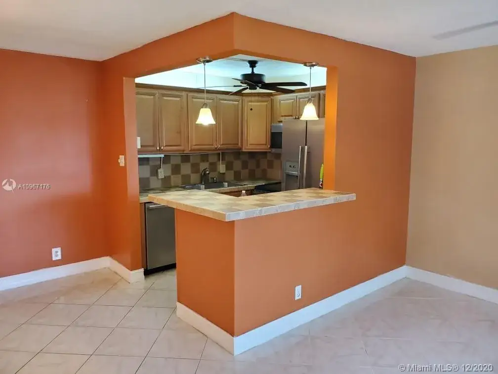 1 bedroom 1 bath Residential for sale at 275 Windsor L # 275, West Palm Beach FL 33417