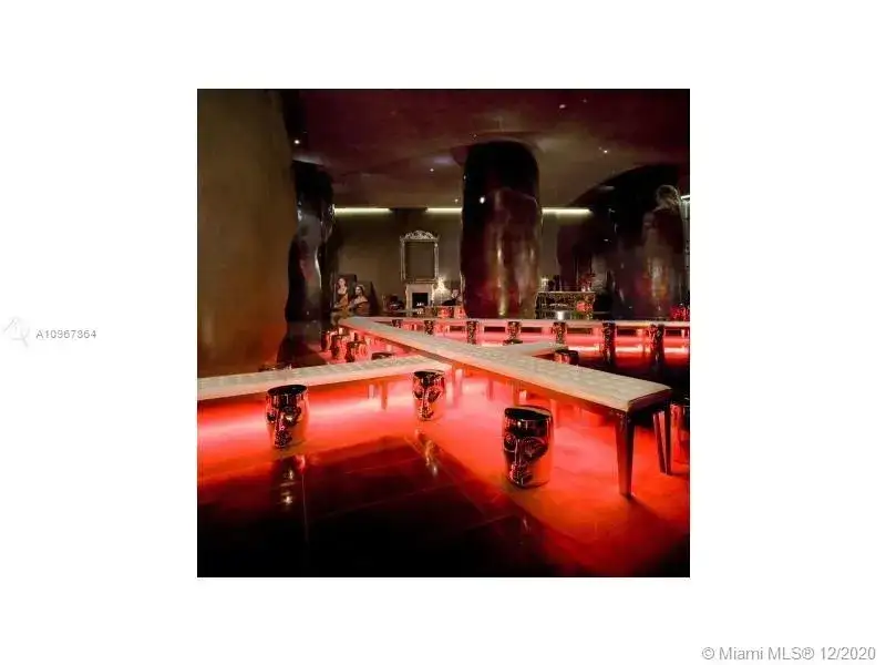 1 bedroom 1 bath Residential for sale at 475 Brickell Ave # 4811, Miami FL 33131