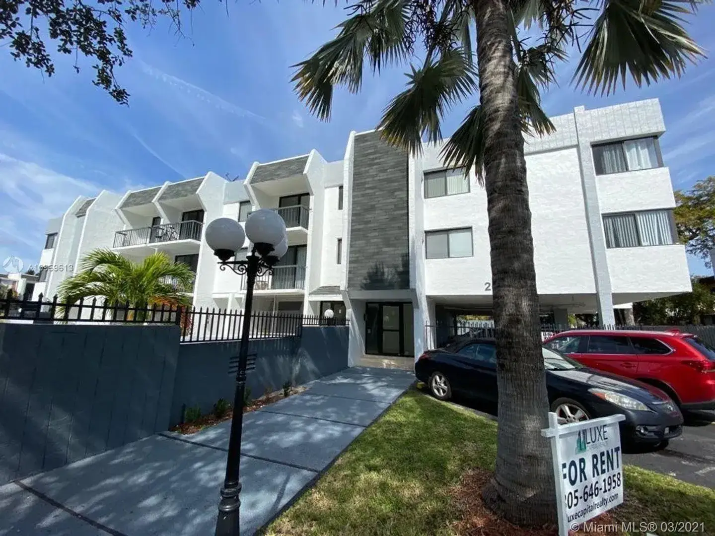 1 bedroom 1 bath Residential Lease for rent at 2345 NE 135th St # 210, North Miami FL 33181