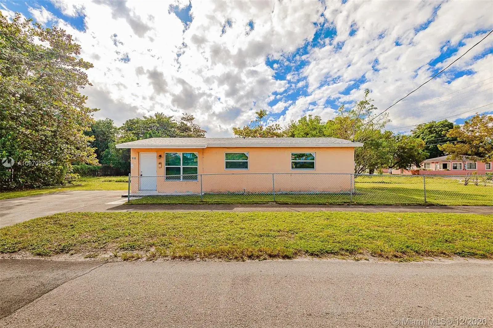 3 bedroom 1 bath Residential for sale at 918 NW 2nd Ave, Hallandale Beach FL 33009