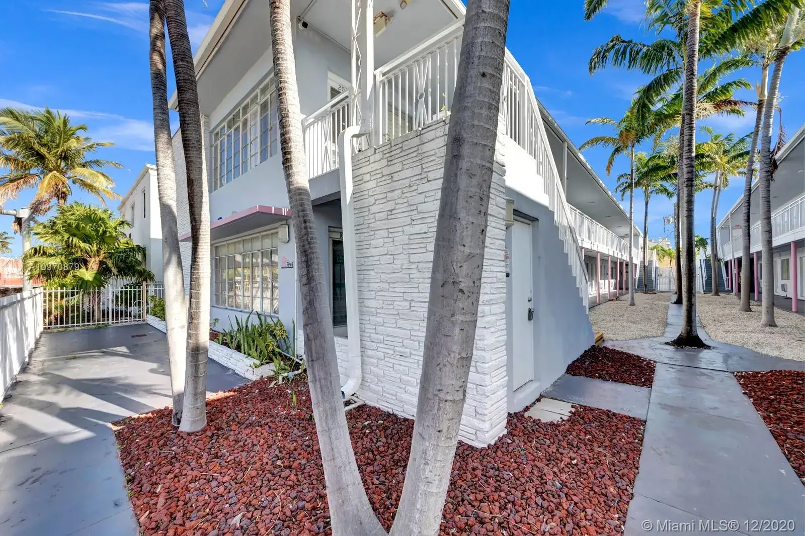 1 bedroom 1 bath Residential Lease for rent at 7445 Harding Ave # 208, Miami Beach FL 33141