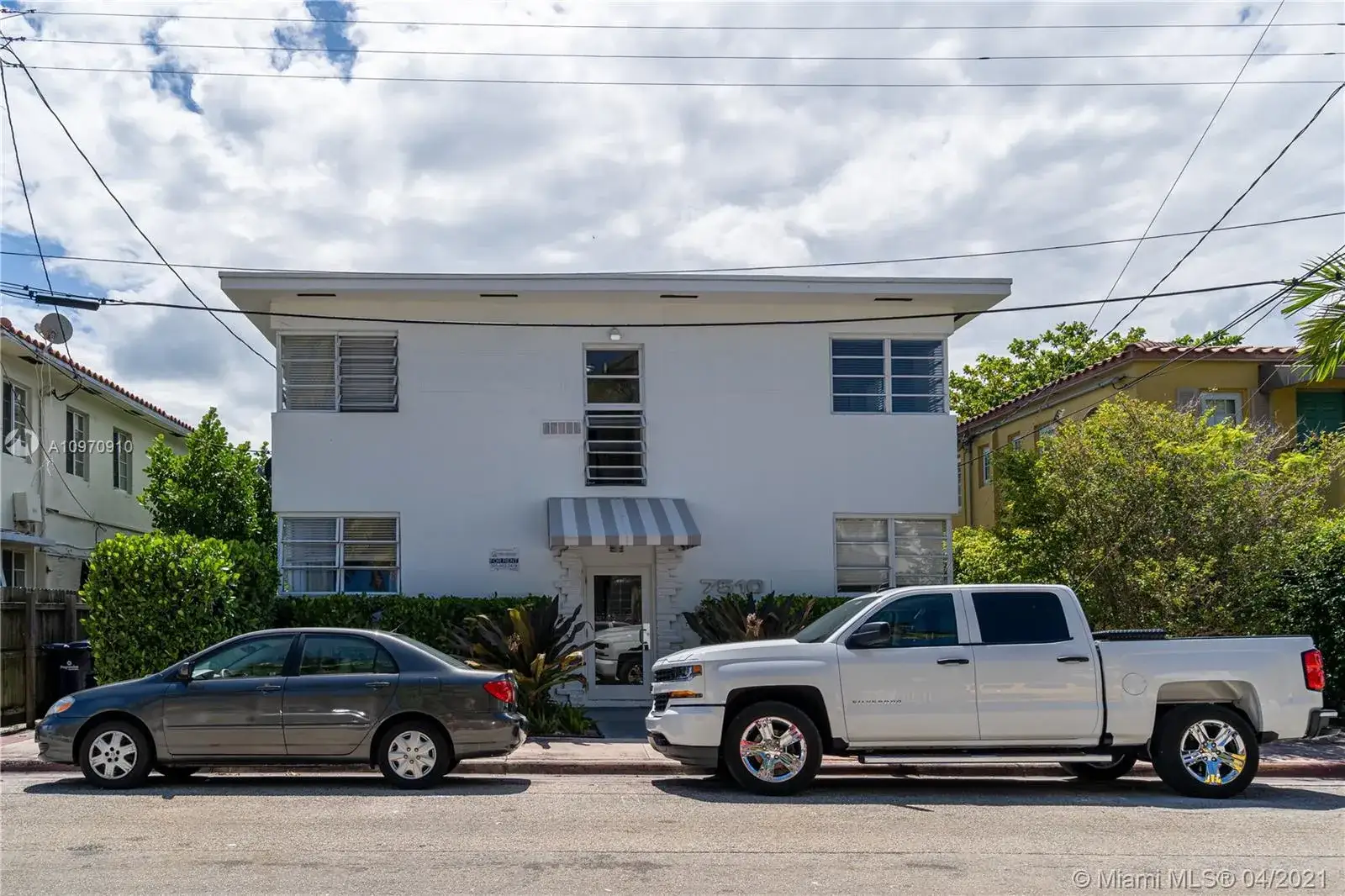 1 bedroom 1 bath Residential Lease for rent at 7510 Byron Ave # 4, Miami Beach FL 33141