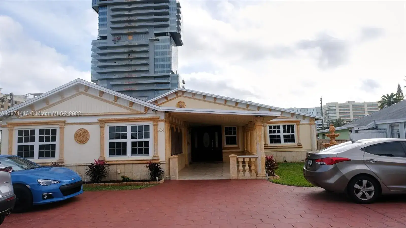 4 bedroom 3 bath Residential Lease for rent at 304 SE 9th St, Hallandale Beach FL 33009