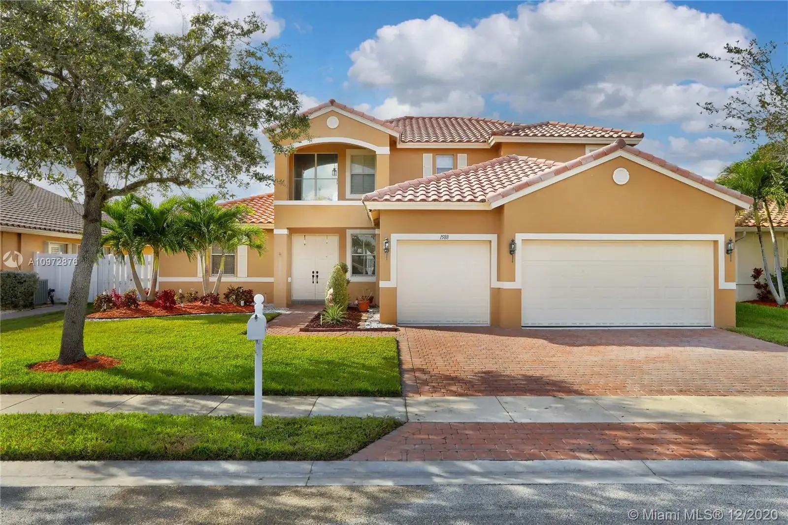 5 bedroom 3 bath Residential for sale at 1588 SW 191st Ave, Pembroke Pines FL 33029