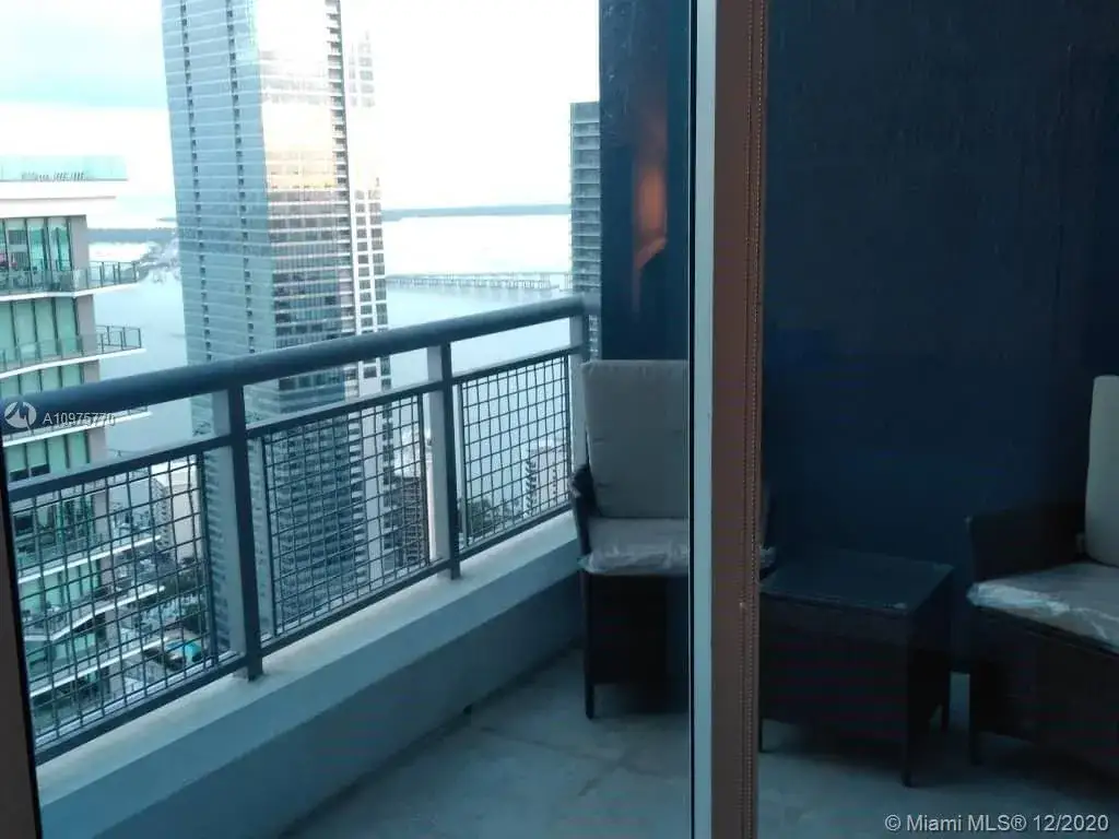 1 bedroom 1 bath Residential for sale at 60 SW 13th St # 5214, Miami FL 33130