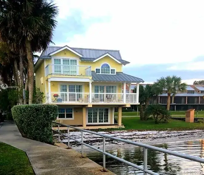 3 bedroom 2 bath Residential Lease for rent at 850 INDIAN RIVER DR, Sebastian FL 32958