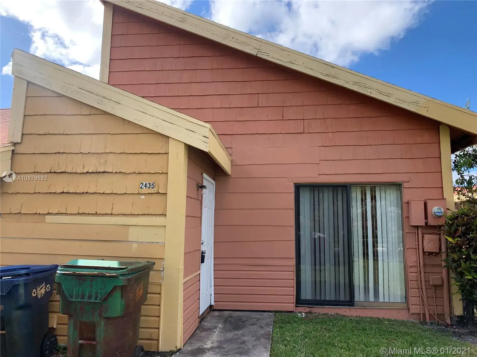 2 bedroom 1 bath Residential Lease for rent at 2435 NW 55th Ave # 2435, Lauderhill FL 33313