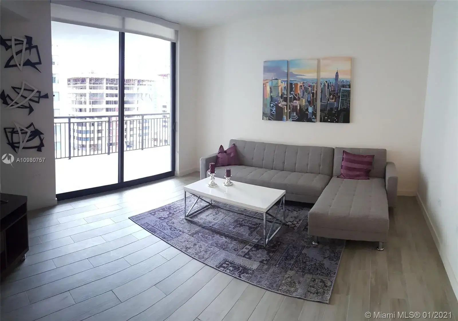 1 bedroom 1 bath Residential Lease for rent at 999 SW 1st Ave # 1901, Miami FL 33130