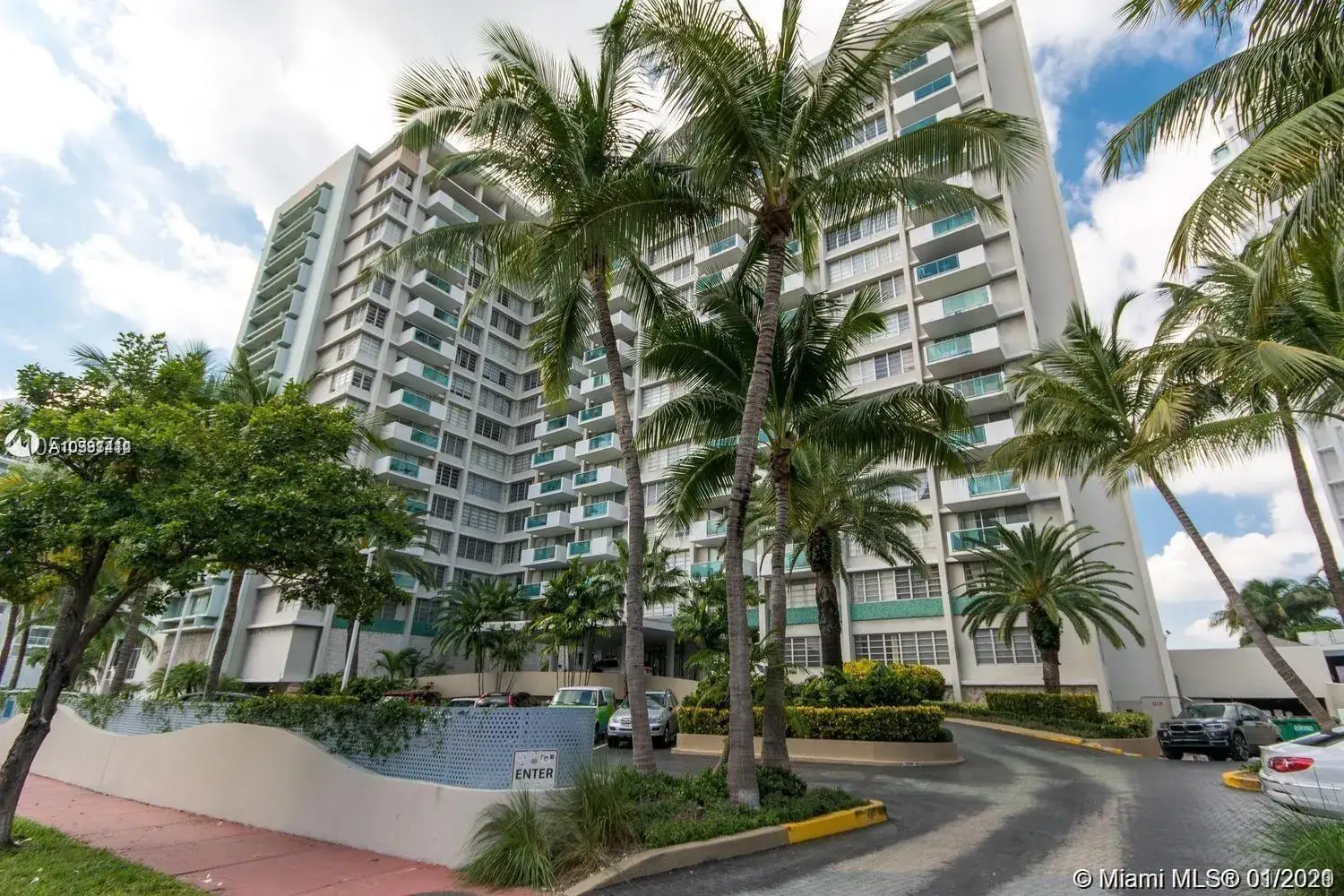 1 bedroom 1 bath Residential for sale at 1000 West Ave # 307, Miami Beach FL 33139