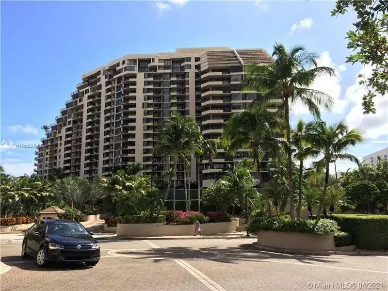 2 bedroom 2 bath Residential Lease for rent at 520 BRICKELL KEY DR # A1410, Miami FL 33131