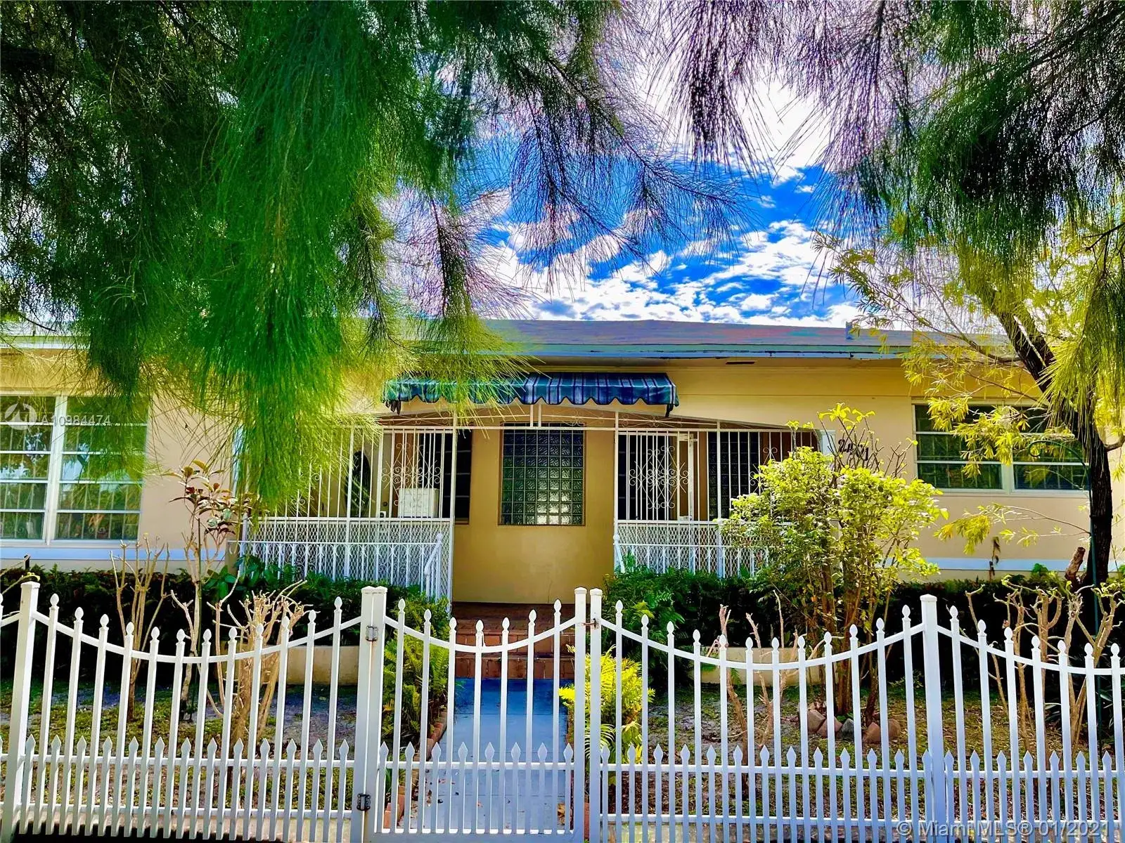 4 bedroom 4 bath Residential for sale at 2401 SW 9th Ave, Miami FL 33129
