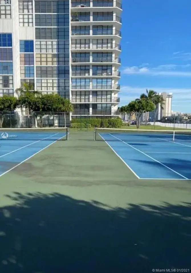 2 bedroom 1 bath Residential Lease for rent at 800 Parkview Dr # 725, Hallandale Beach FL 33009