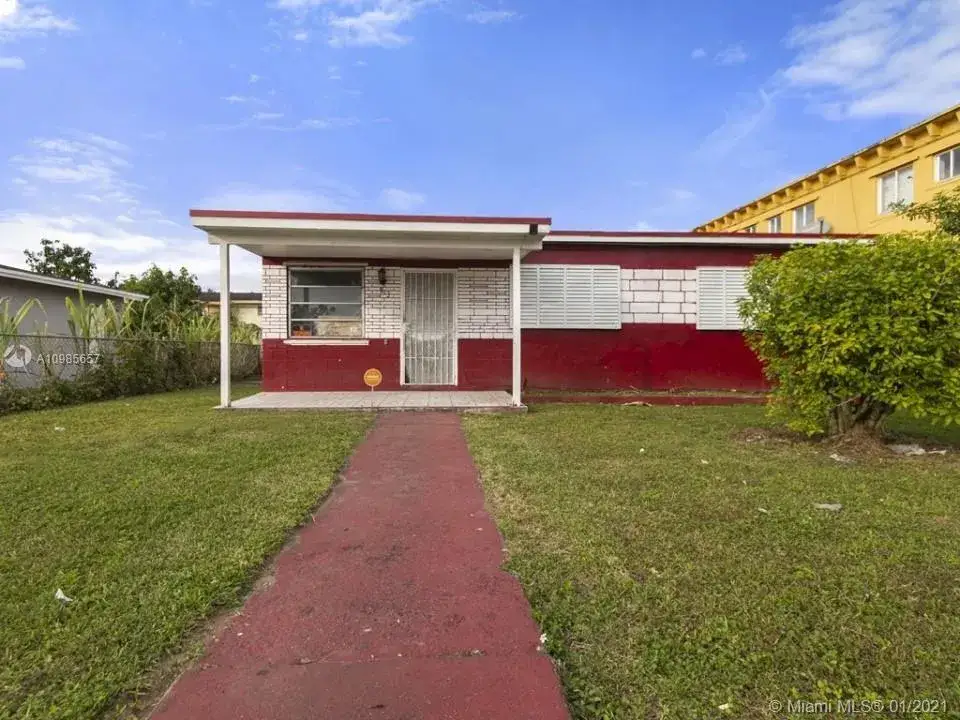 3 bedroom 1 bath Residential for sale at 813 SW 5th St, Homestead FL 33030
