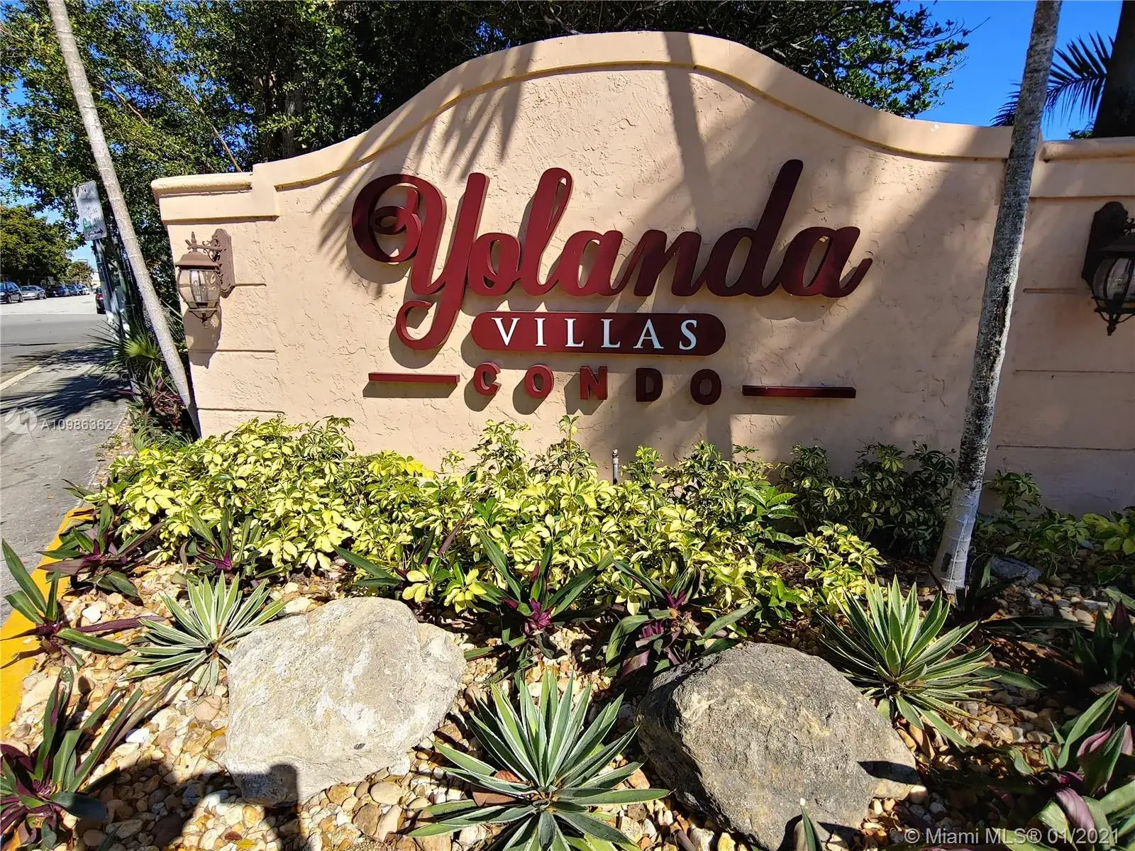 1 bedroom 1 bath Residential for sale at 801 NW 47th Ave # 805W, Miami FL 33126