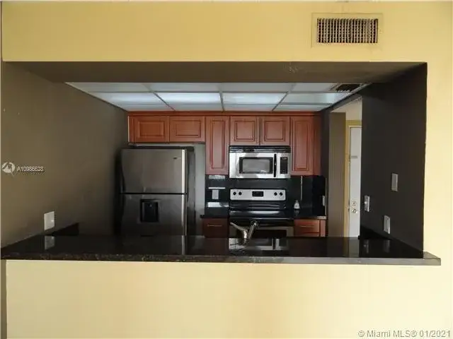 1 bedroom 1 bath Residential Lease for rent at 8100 Geneva Ct # 546, Doral FL 33166
