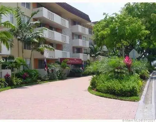1 bedroom 1 bath Residential for sale at 1800 Sans Souci Blvd # 219, North Miami FL 33181