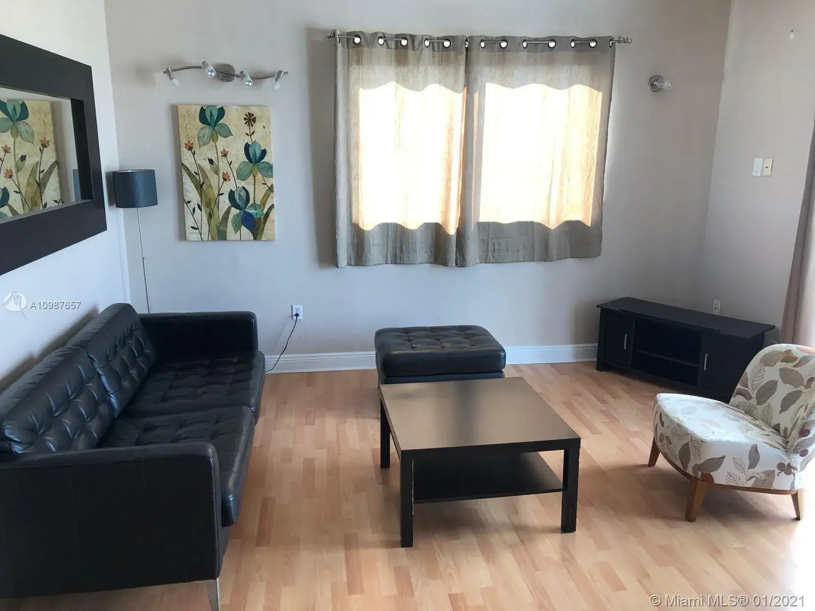 1 bedroom 1 bath Residential Lease for rent at 6969 Collins Ave # 1402, Miami Beach FL 33141