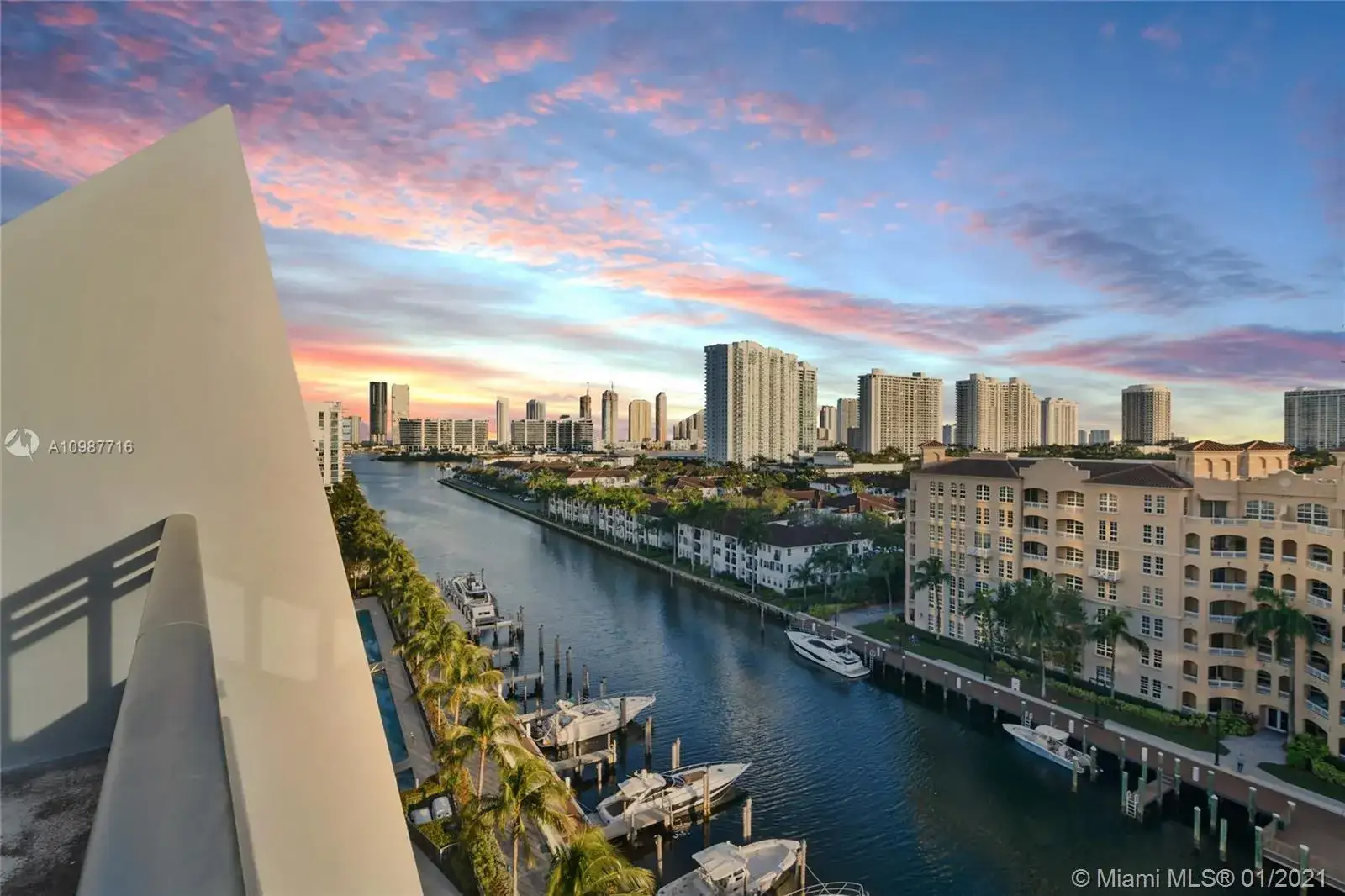 3 bedroom 3 bath Residential for sale at 2950 NE 188th St # 525, Aventura FL 33180