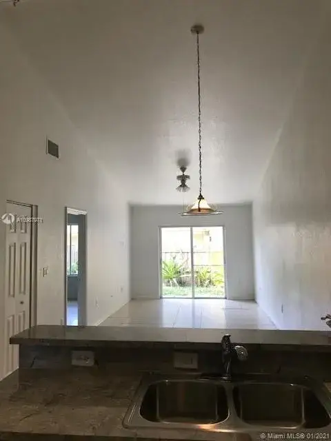2 bedroom 1 bath Residential Lease for rent at 317 NE 2nd St # 3, Hallandale Beach FL 33009
