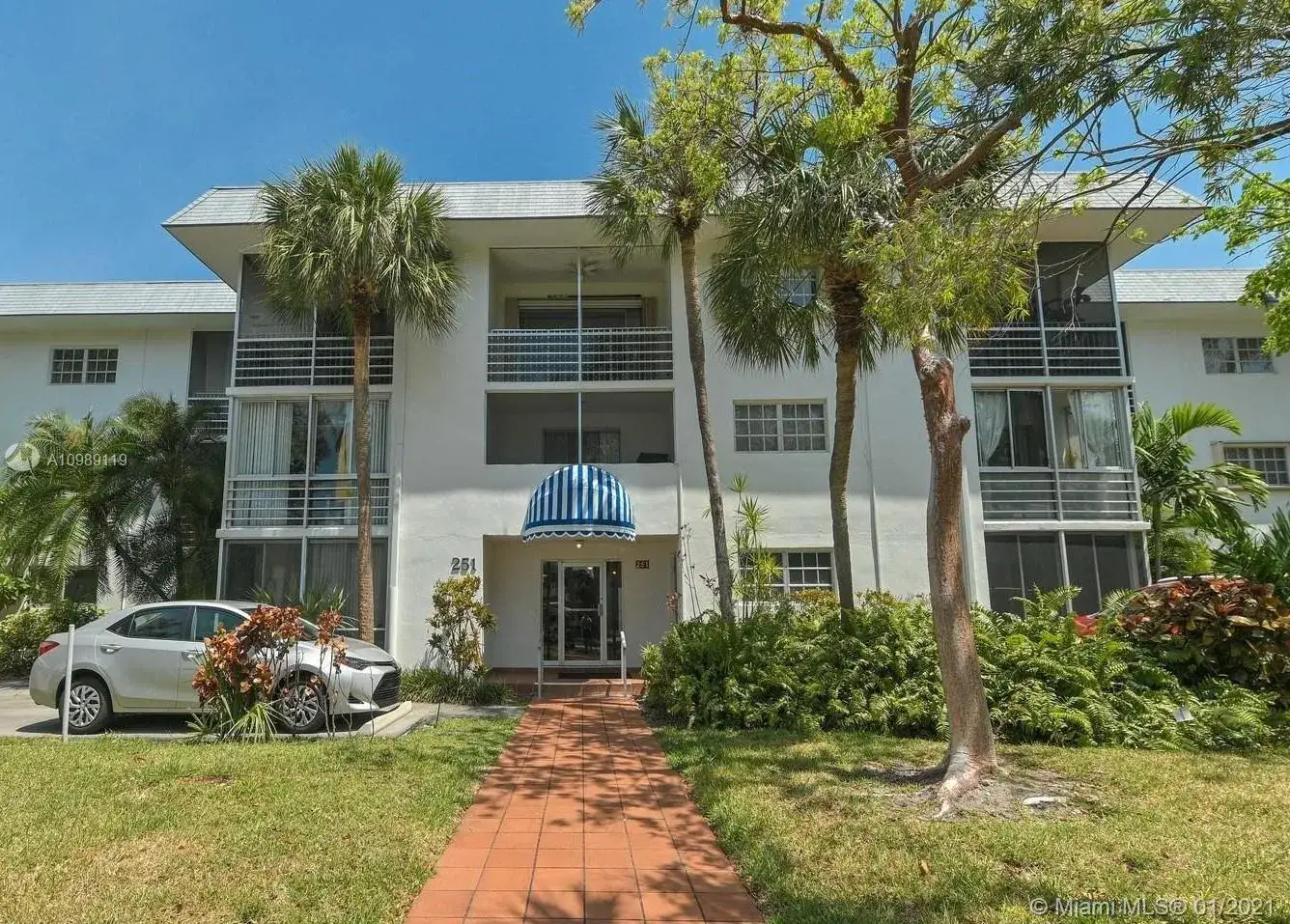 1 bedroom 1 bath Residential for sale at 251 Galen Dr # 309E, Key Biscayne FL 33149