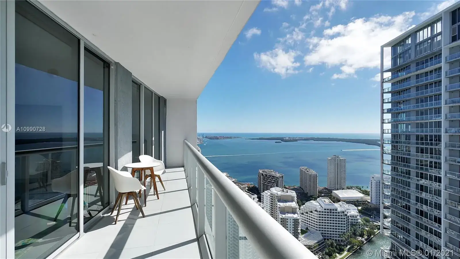 2 bedroom 2 bath Residential for sale at 475 Brickell Ave # 5109, Miami FL 33131