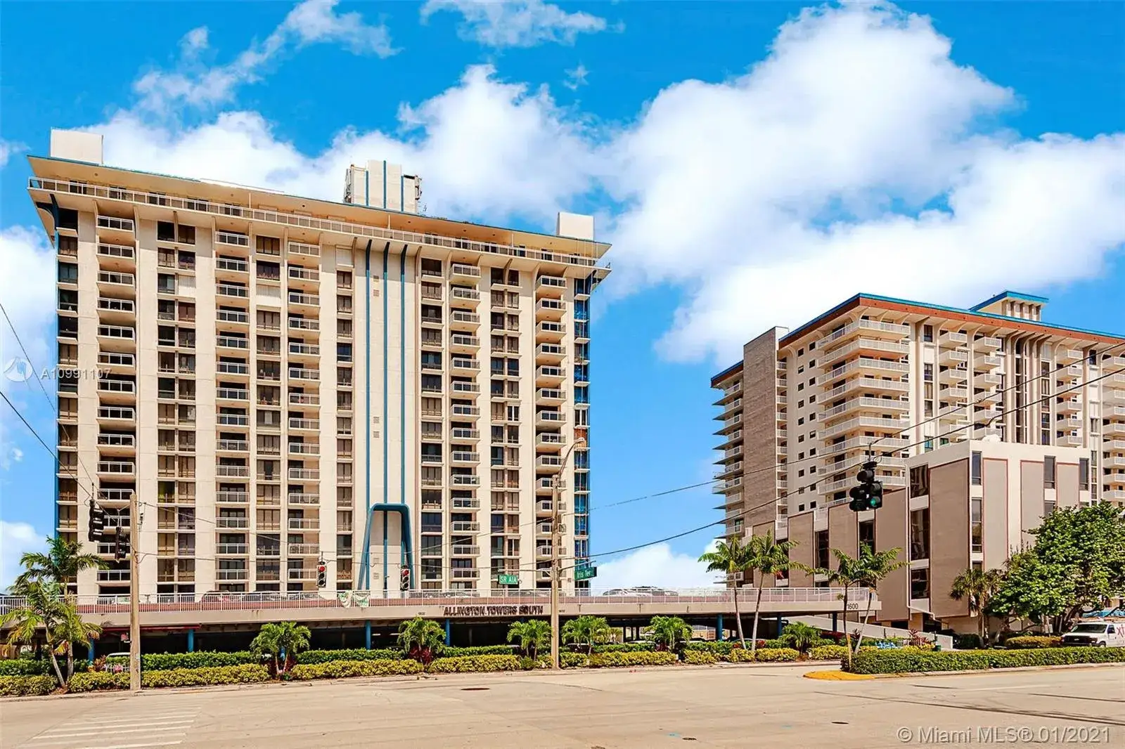 2 bedroom 2 bath Residential for sale at 1600 S Ocean Dr # 11H, Hollywood FL 33019
