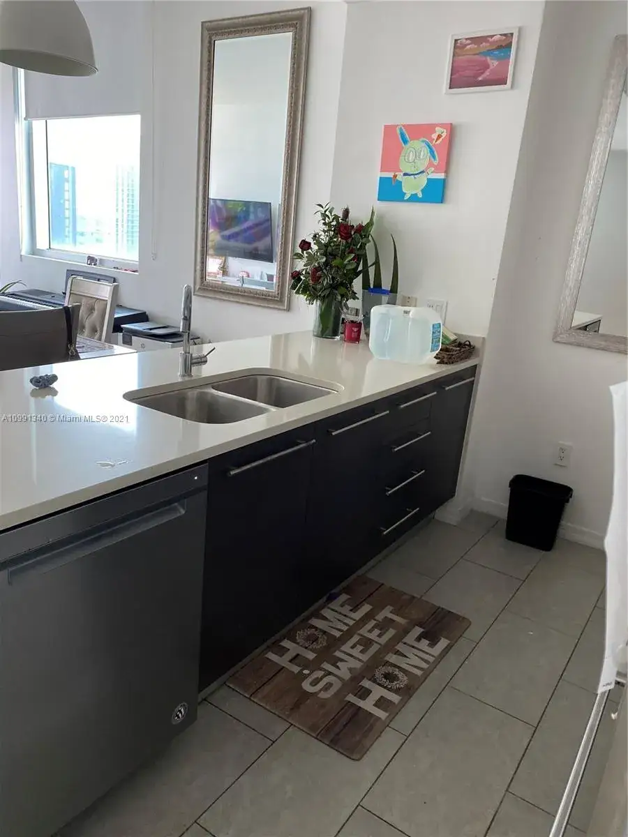 2 bedroom 2 bath Residential for sale at 500 Brickell Ave # 4110, Miami FL 33131