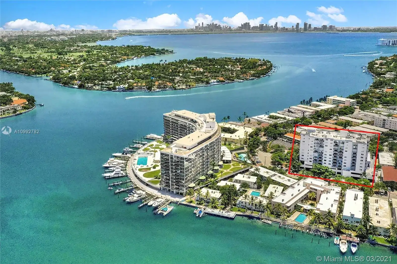 1 bedroom 1 bath Residential for sale at 6900 Bay Dr # 4F, Miami Beach FL 33141