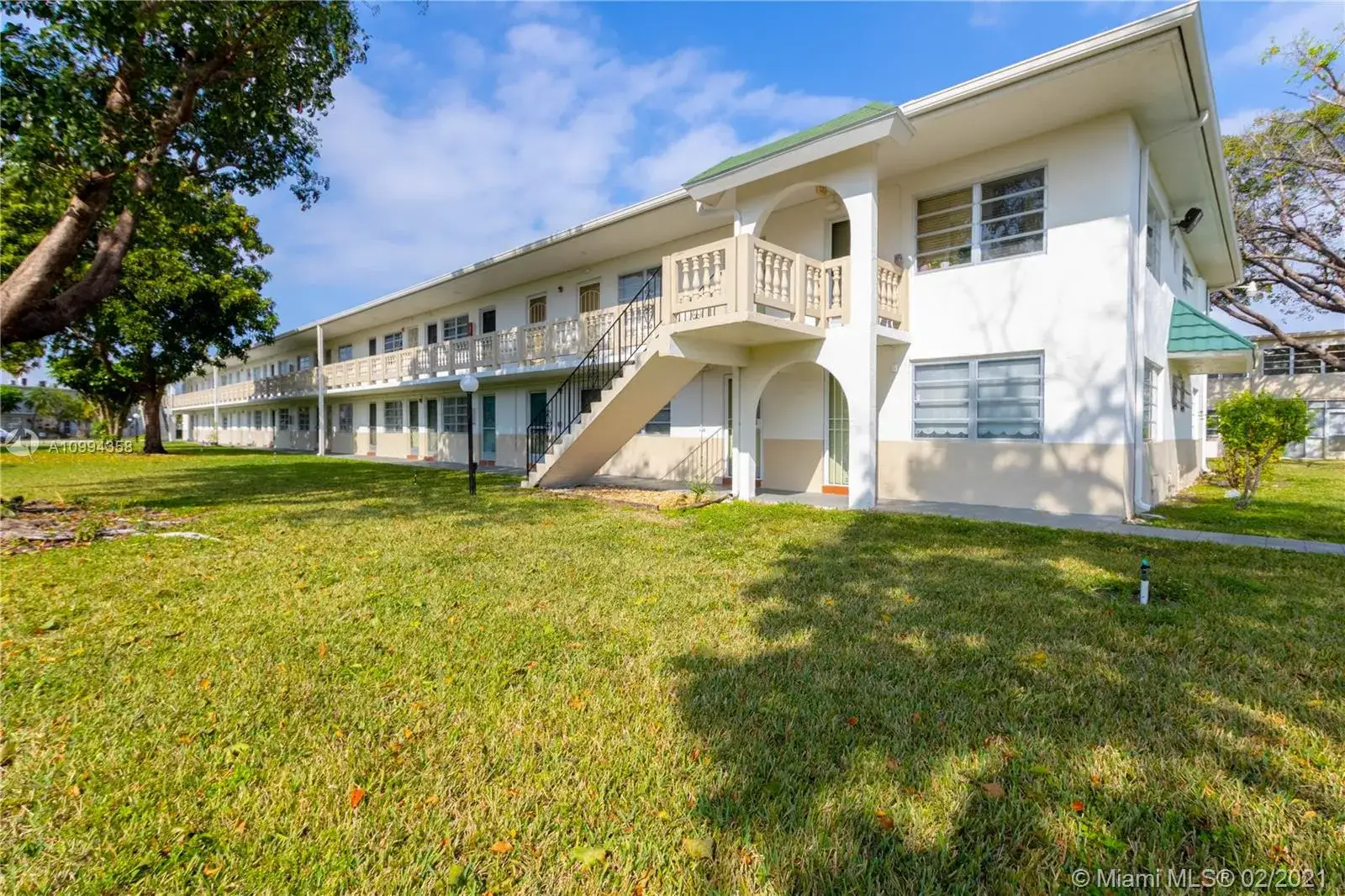 2 bedroom 2 bath Residential Lease for rent at 20230 NE 2nd Ave # U12, Miami Gardens FL 33179