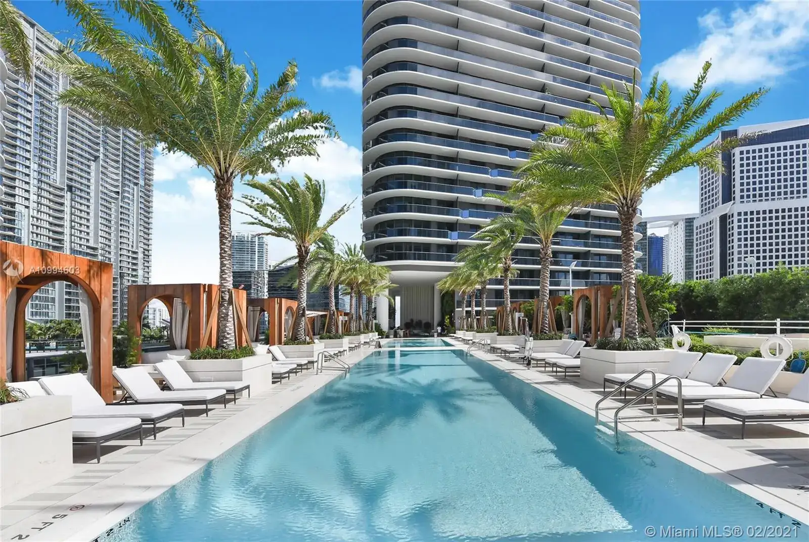 1 bedroom 2 bath Residential for sale at 801 S Miami Ave # 4106, Miami FL 33130