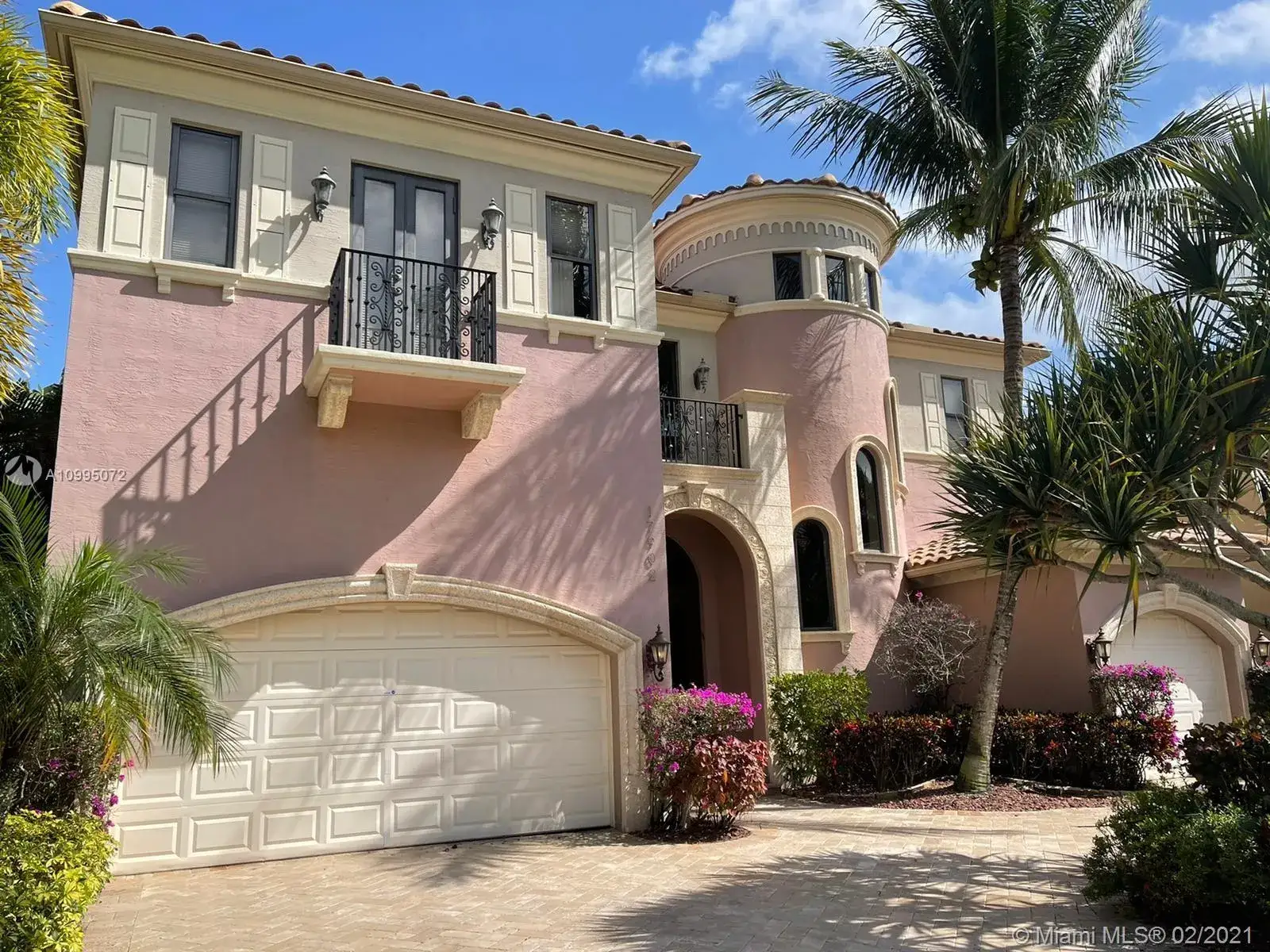 6 bedroom 6 bath Residential for sale at 17902 Monte Vista Dr, Boca Raton FL 33496