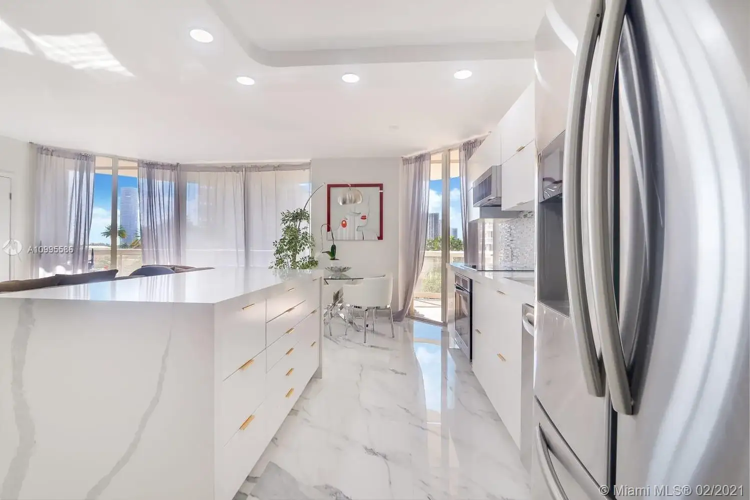 2 bedroom 2 bath Residential for sale at 20191 E Country Club Dr # 511, Aventura FL 33180
