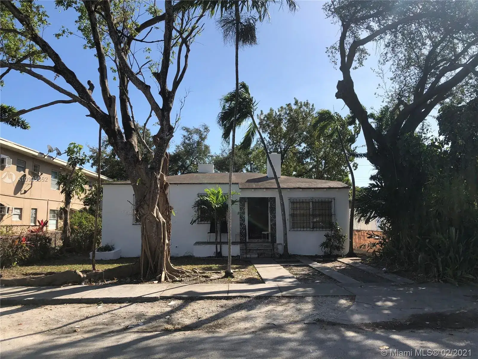 Commercial Sale for sale at 2042 SW 4th St, Miami FL 33135