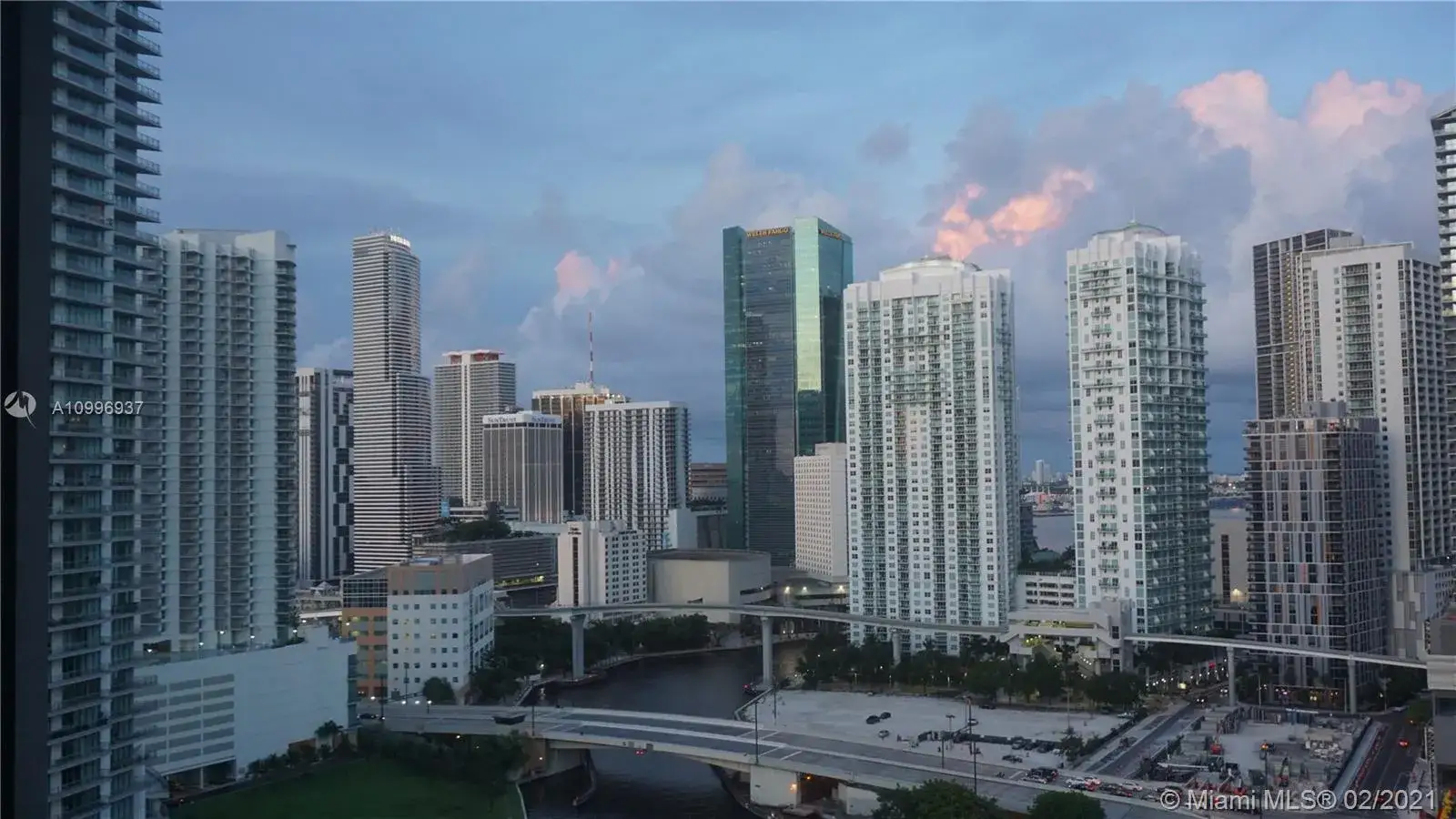 1 bedroom 1 bath Residential for sale at 690 SW 1st Ct # 2308, Miami FL 33130