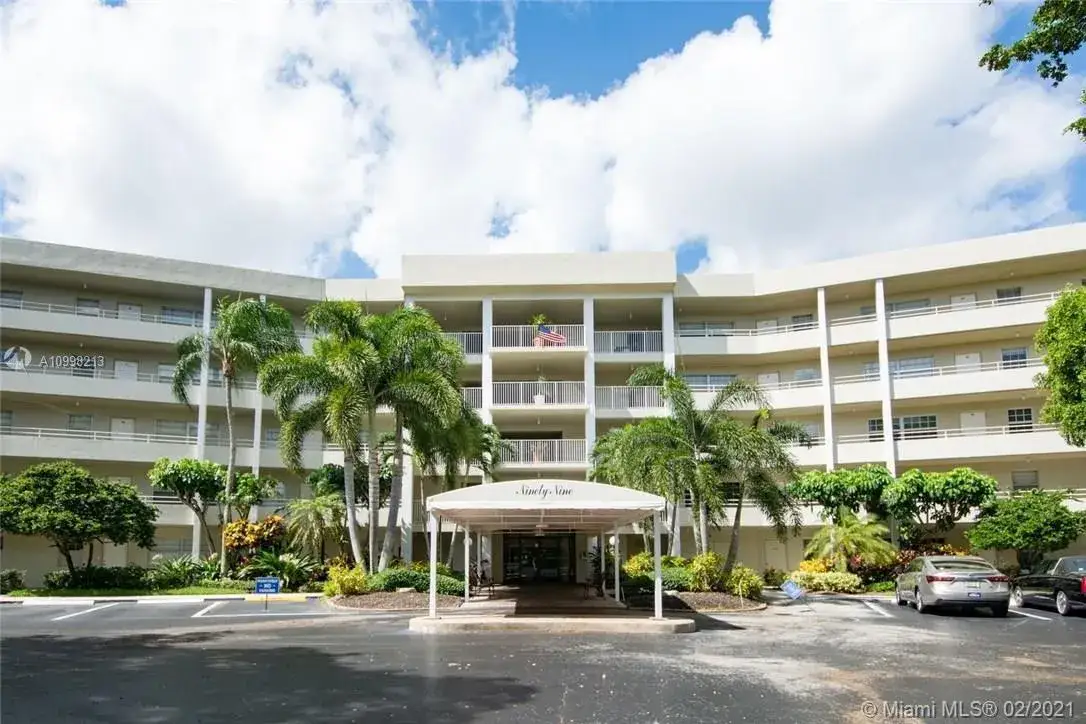 3 bedroom 2 bath Residential for sale at 821 Cypress Blvd # 111, Pompano Beach FL 33069