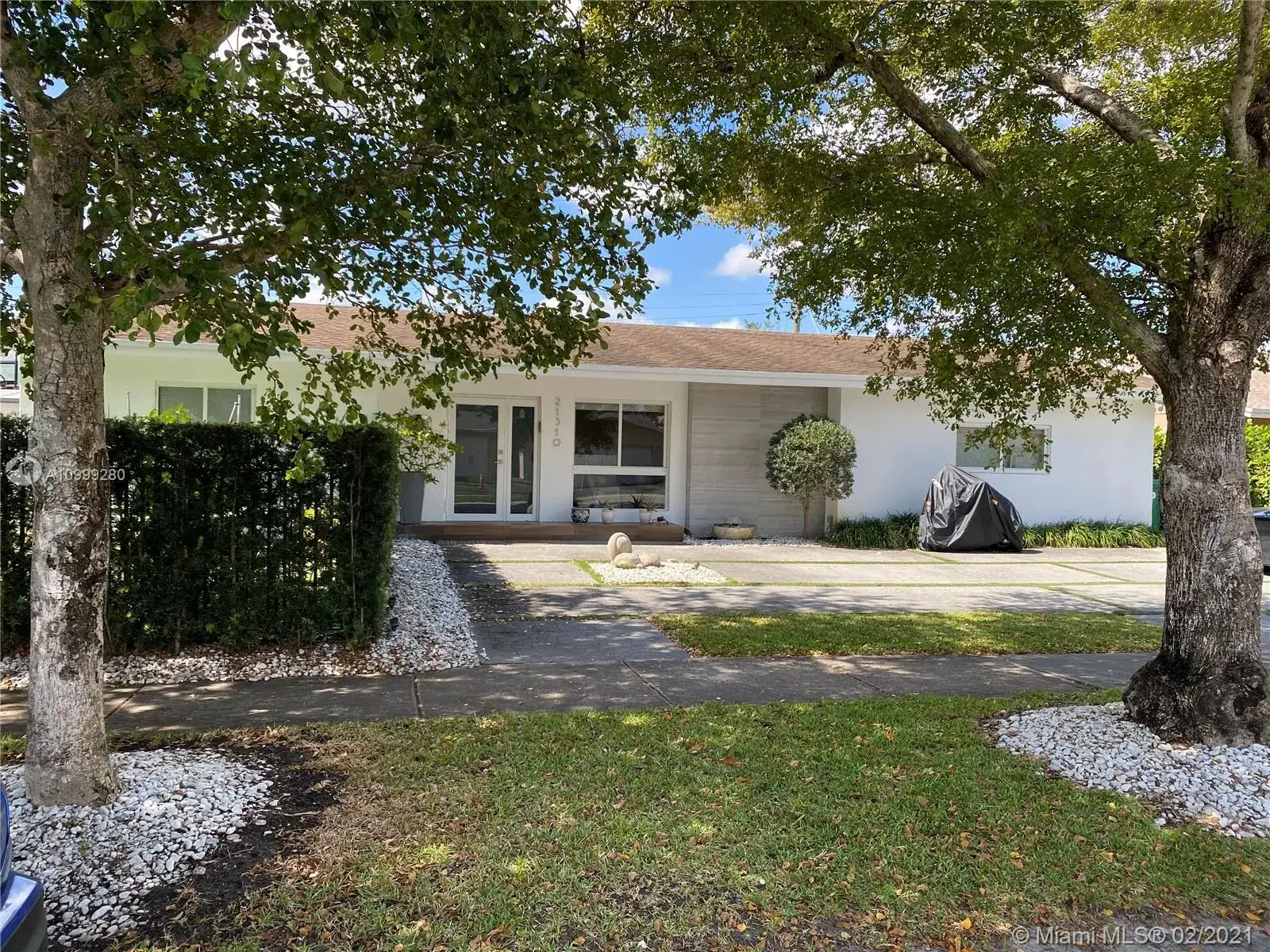 4 bedroom 4 bath Residential for sale at 21310 NE 20th Ave, Miami FL 33179