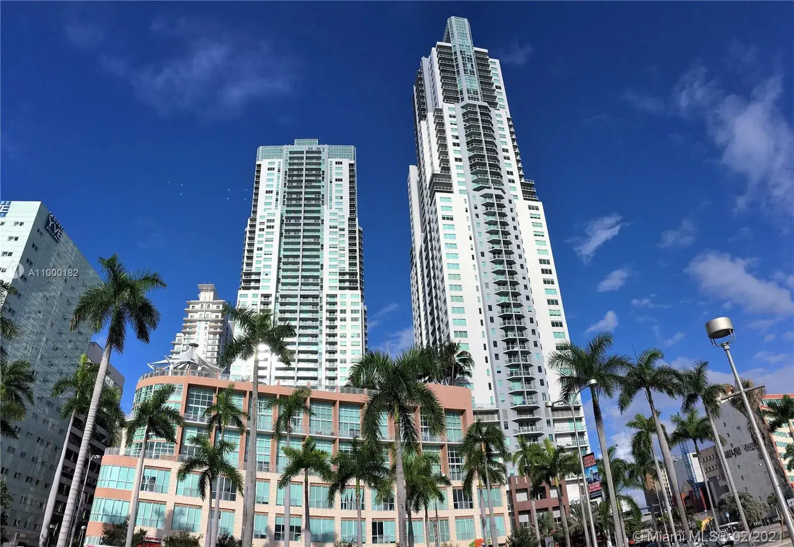 1 bedroom 1 bath Residential for sale at 253 NE 2nd St # 1406, Miami FL 33132