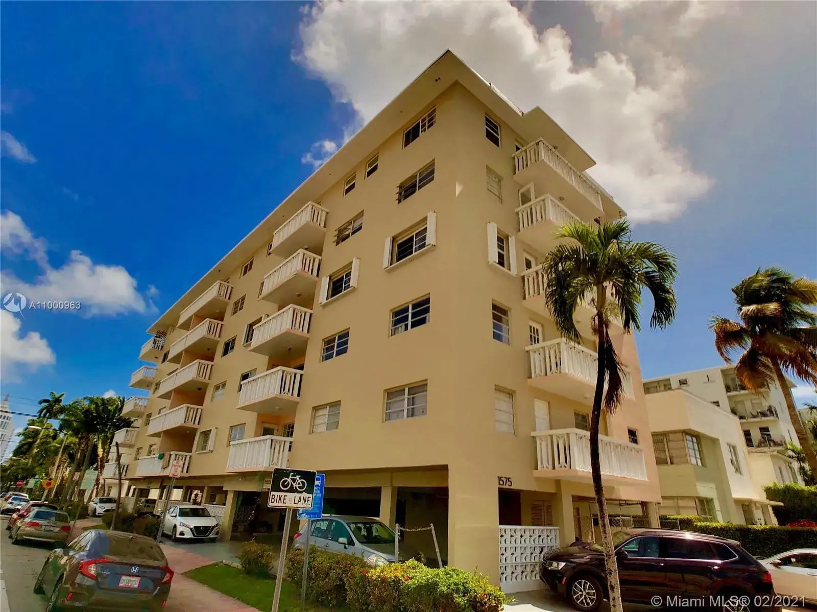 1 bedroom 1 bath Residential for sale at 1575 Euclid Ave # 505, Miami Beach FL 33139