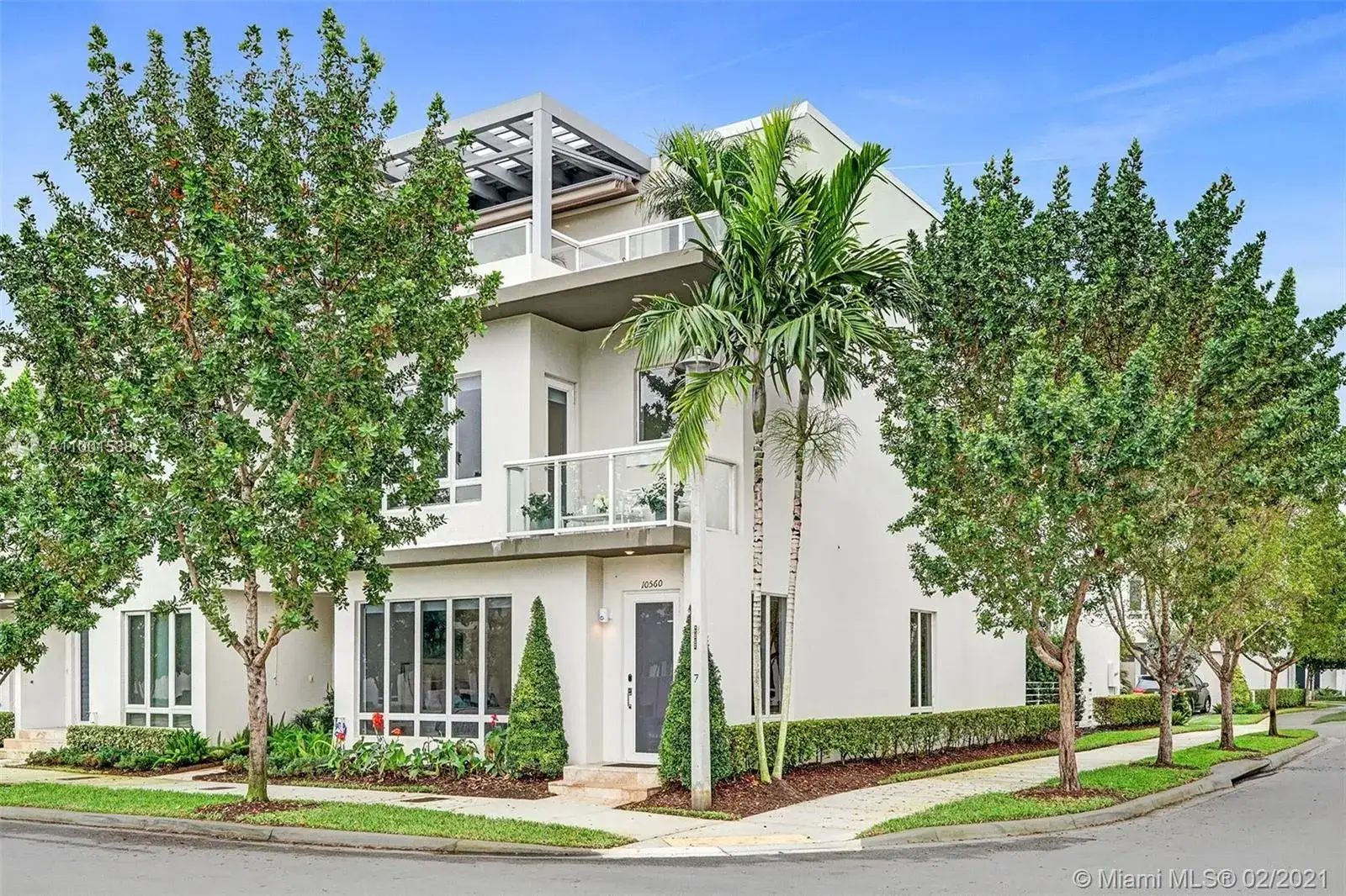 1 bedroom 1 bath Residential Lease for rent at 10560 NW 64th Ter, Doral FL 33178