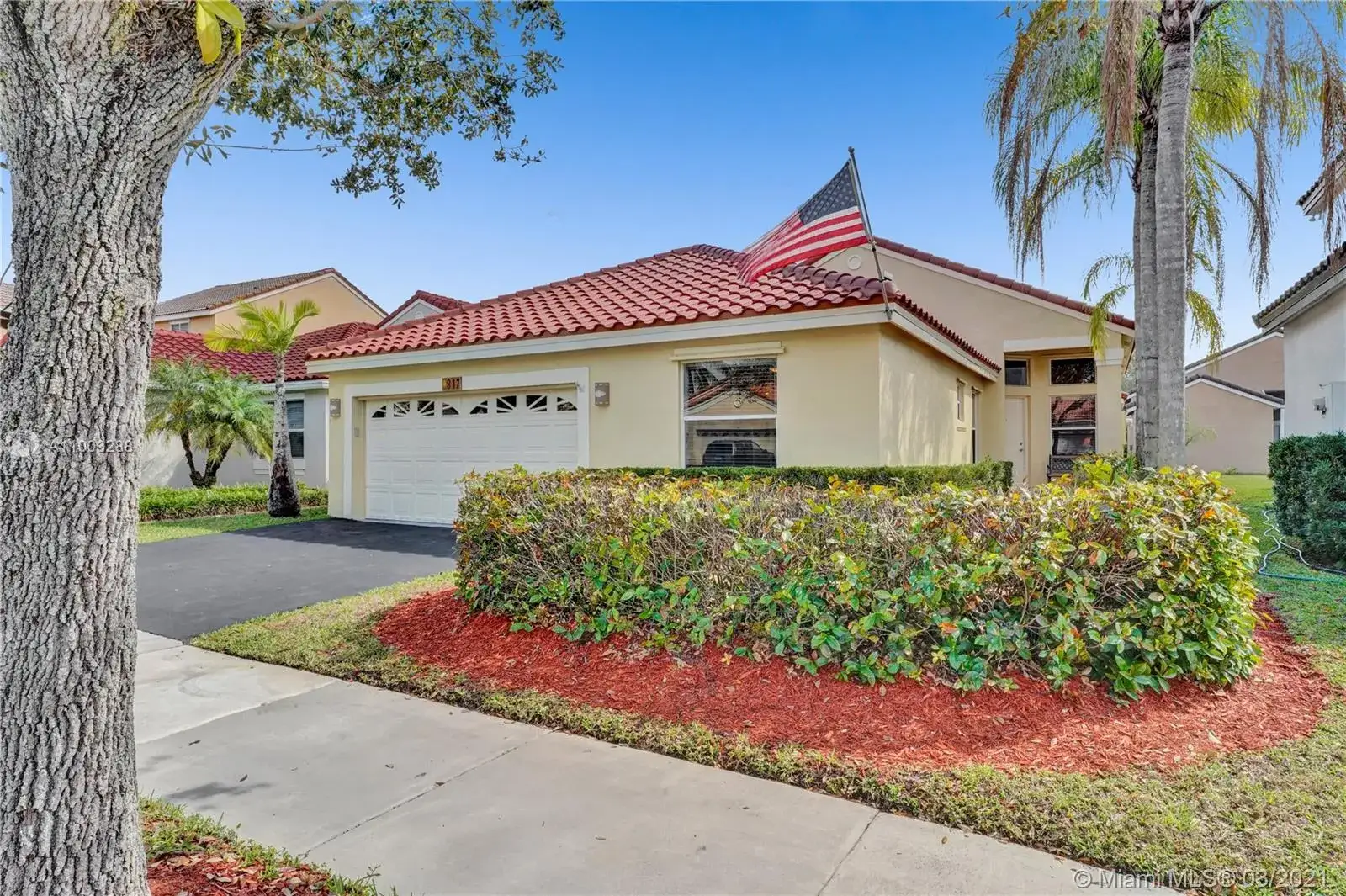 3 bedroom 2 bath Residential Lease for rent at 817 Stanton Dr, Weston FL 33326