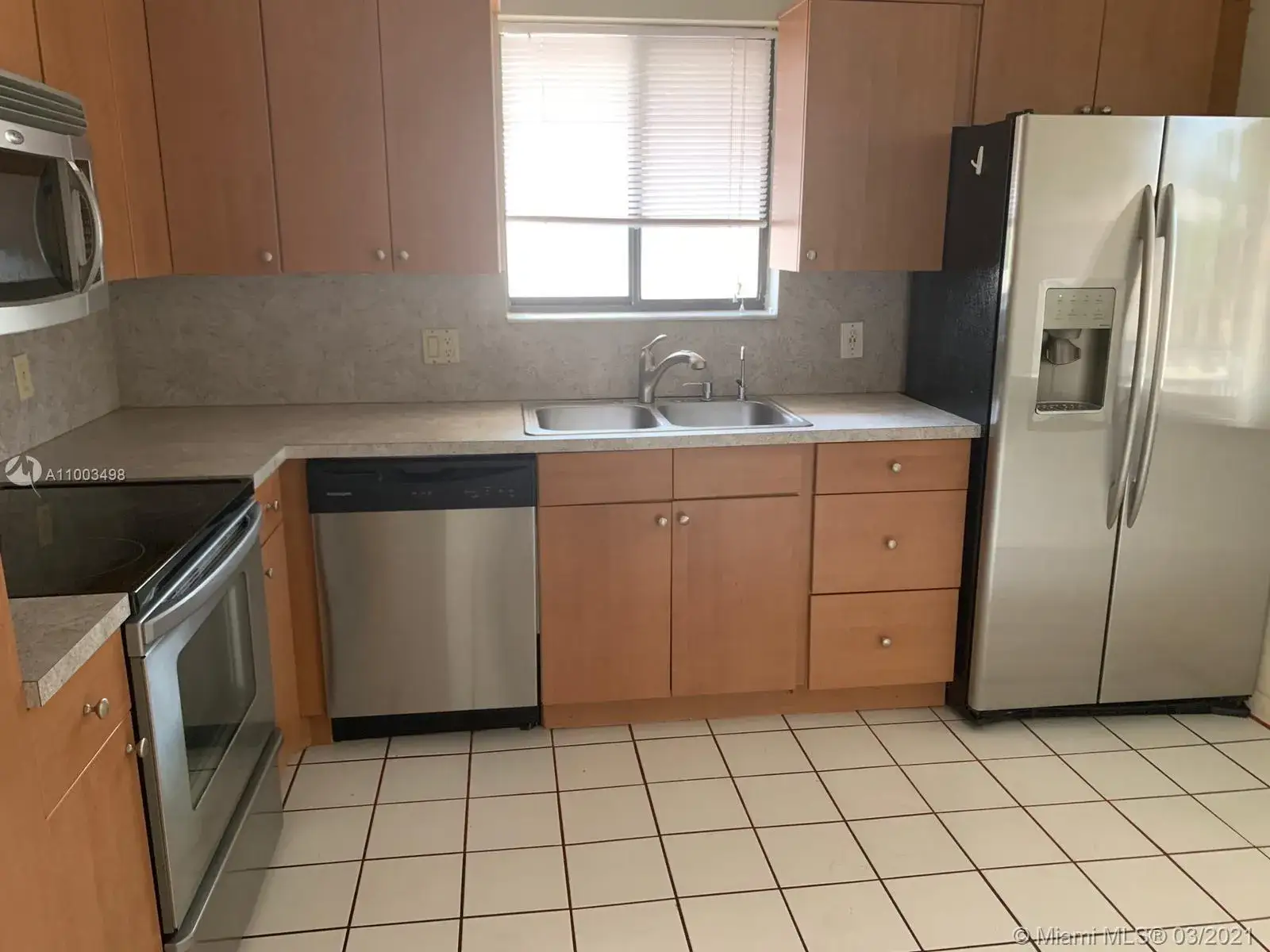 2 bedroom 2 bath Residential for sale at 370 Racquet Club rd # 206, Weston FL 33326