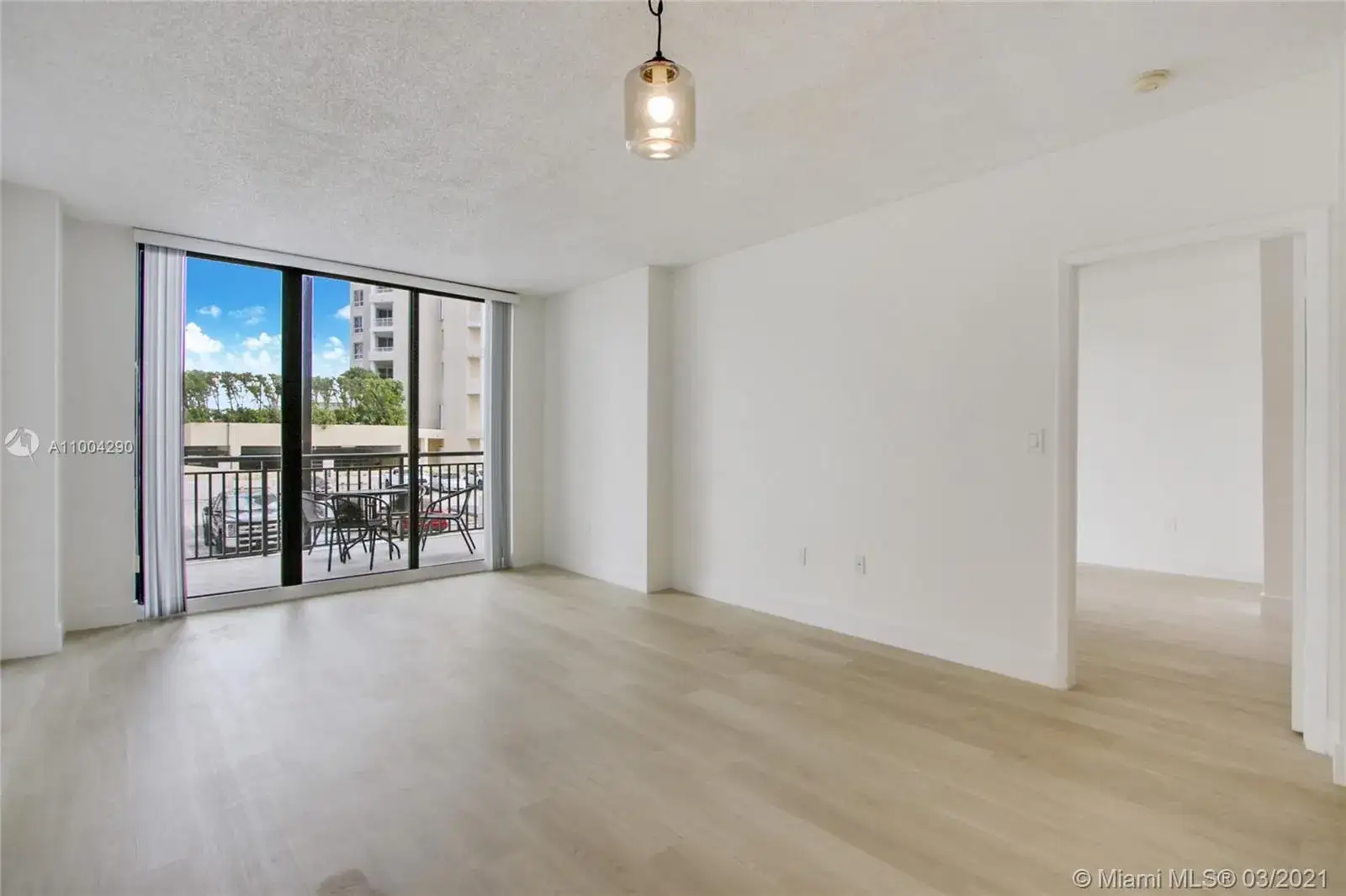 1 bedroom 1 bath Residential Lease for rent at 540 Brickell Key Dr # 518, Miami FL 33131