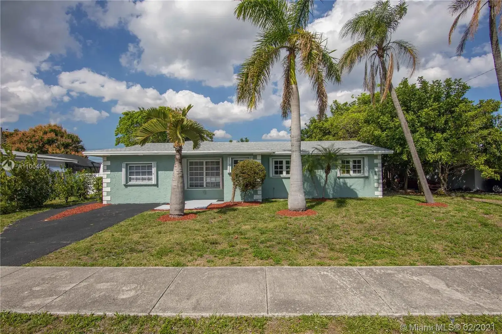 4 bedroom 3 bath Residential for sale at 421 NE 39th St, Deerfield Beach FL 33064