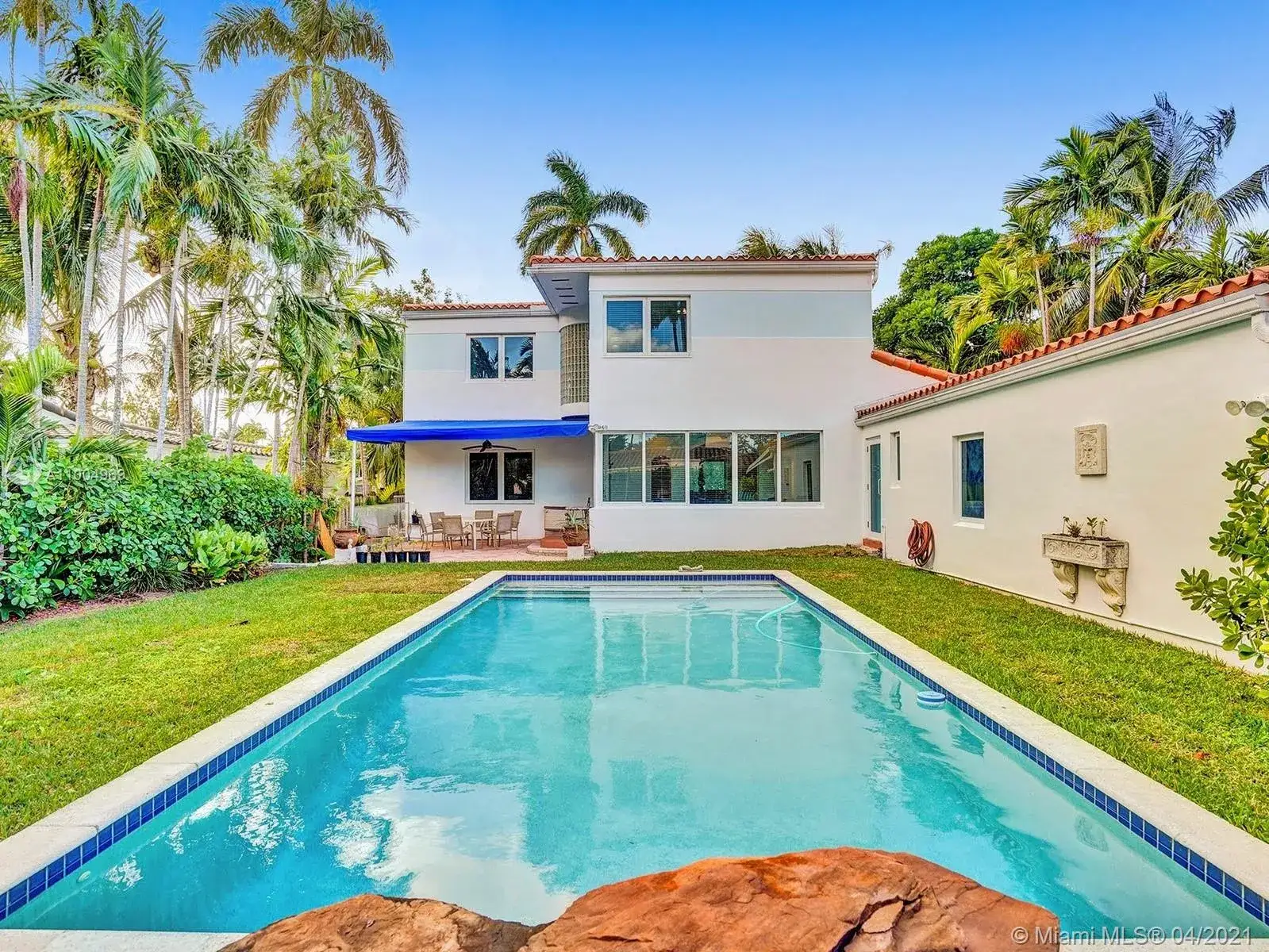 6 bedroom 5 bath Residential Lease for rent at 4585 Alton Rd, Miami Beach FL 33140