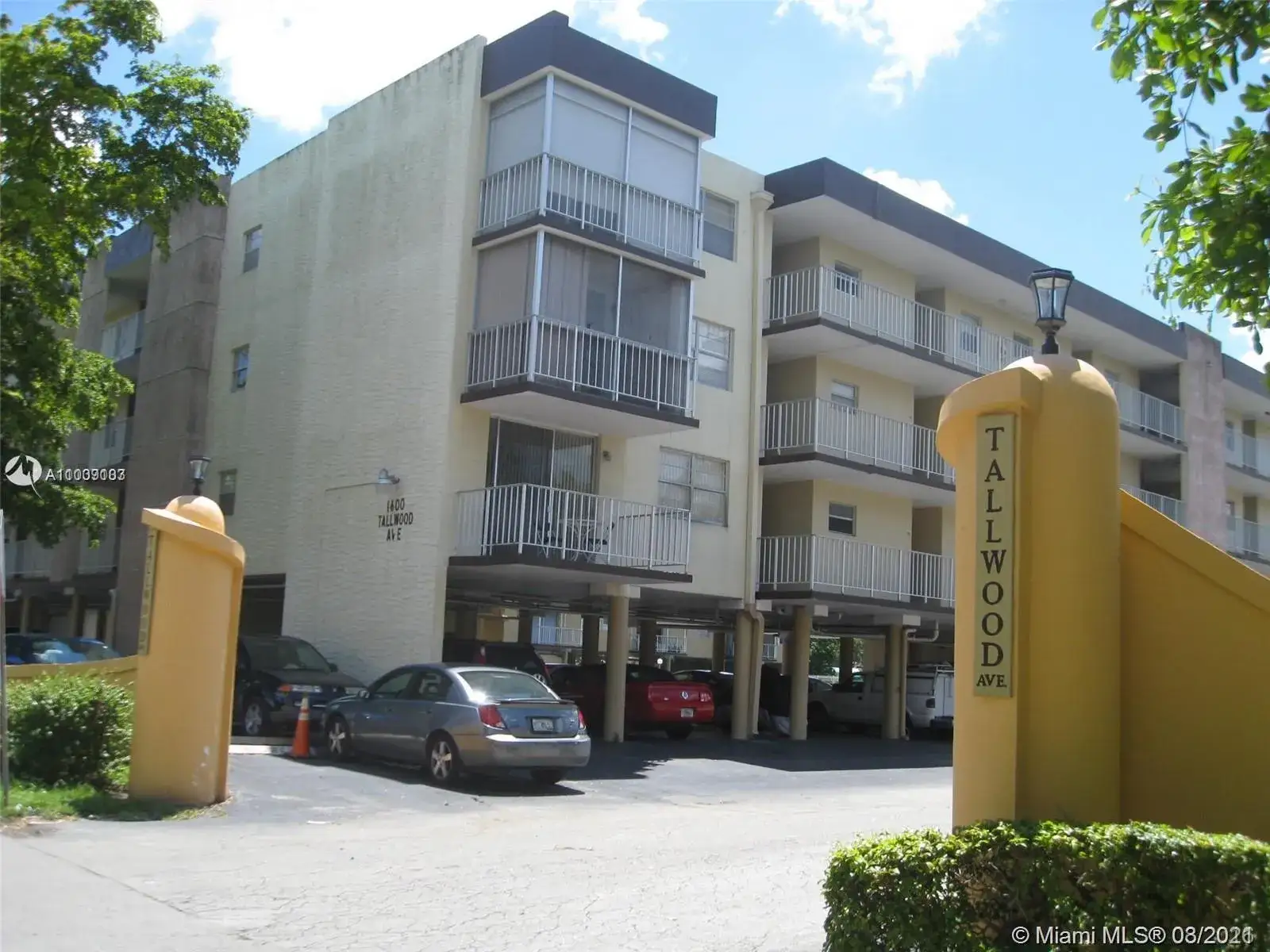 1 bedroom 1 bath Residential for sale at 1600 Tallwood Ave # 308, Hollywood FL 33021