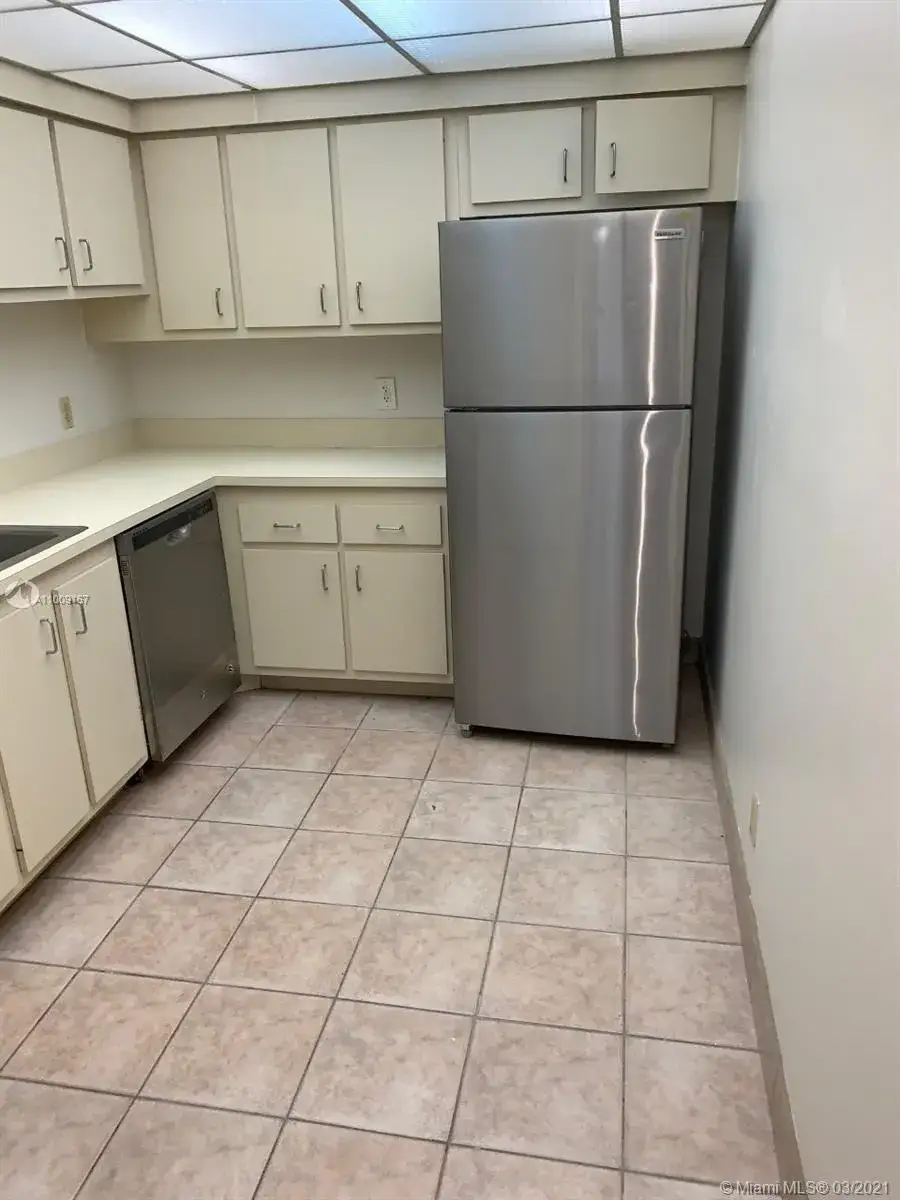 1 bedroom 1 bath Residential for sale at 4222 Inverrary Blvd # 4813, Lauderhill FL 33319